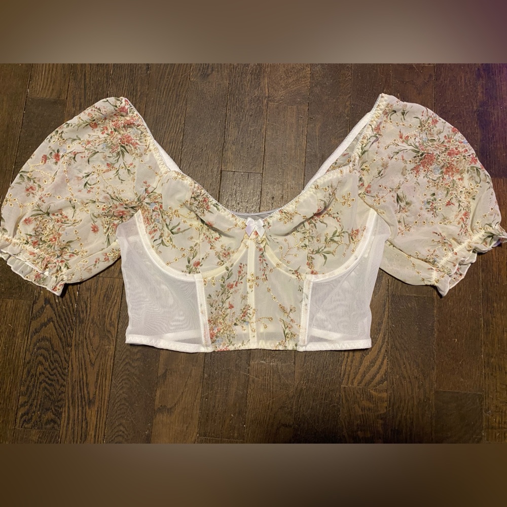 Medium white cropped shirt